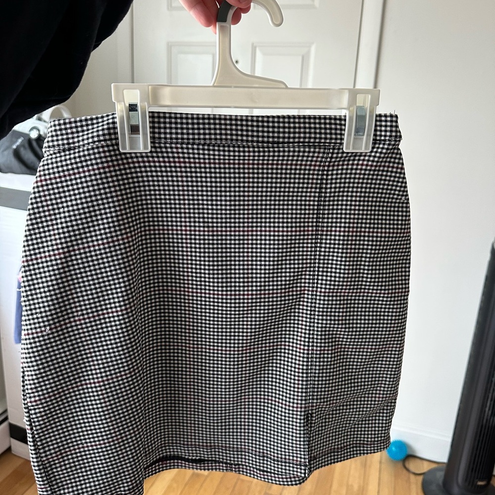 Hollister Black and White Houndstooth Pencil Skirt